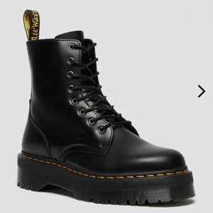 Doc Martens Jadon Boot in Black, US Size 5
